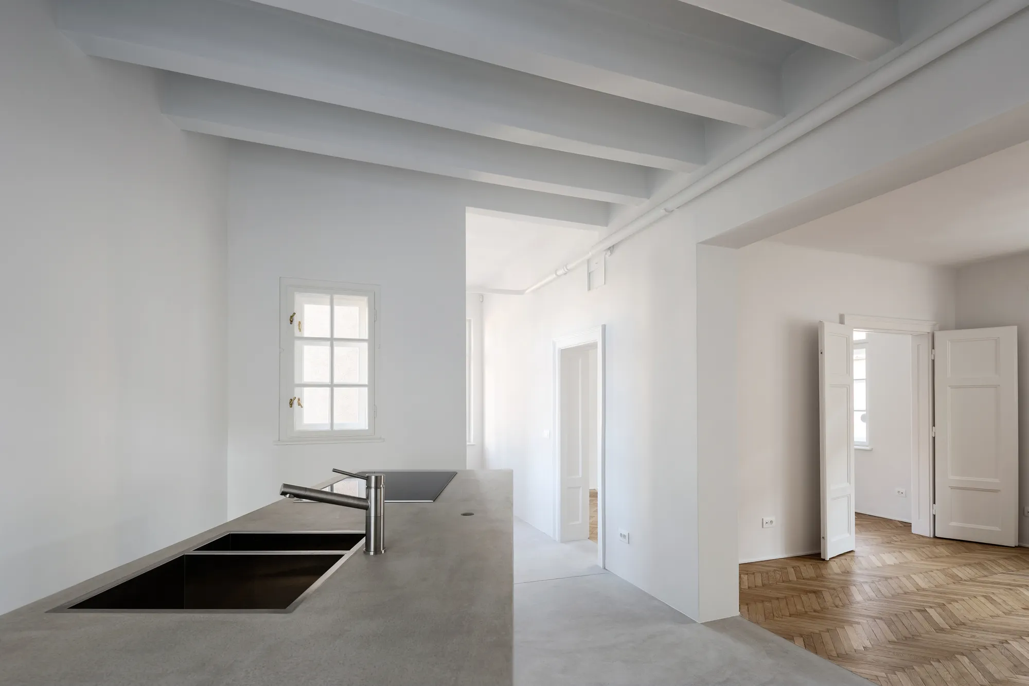 بازسازی دیوار قدیمی