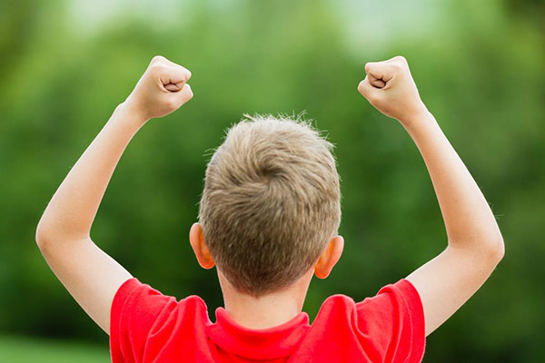 ۱۲ نکته برای پرورش کودکان با اعتماد به نفس