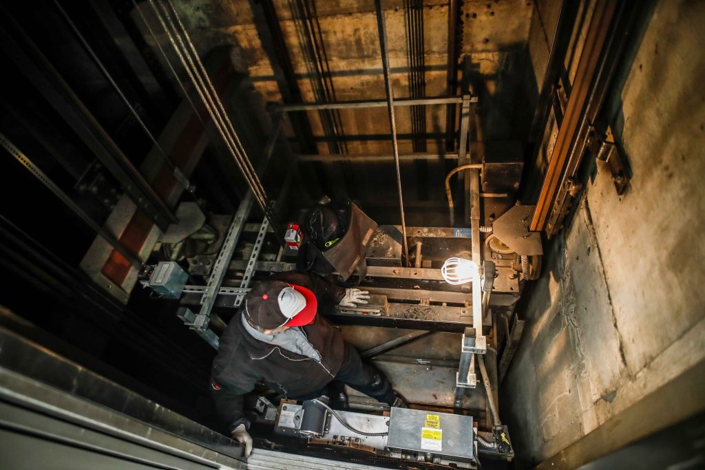 هزینه سرویس آسانسور 1404